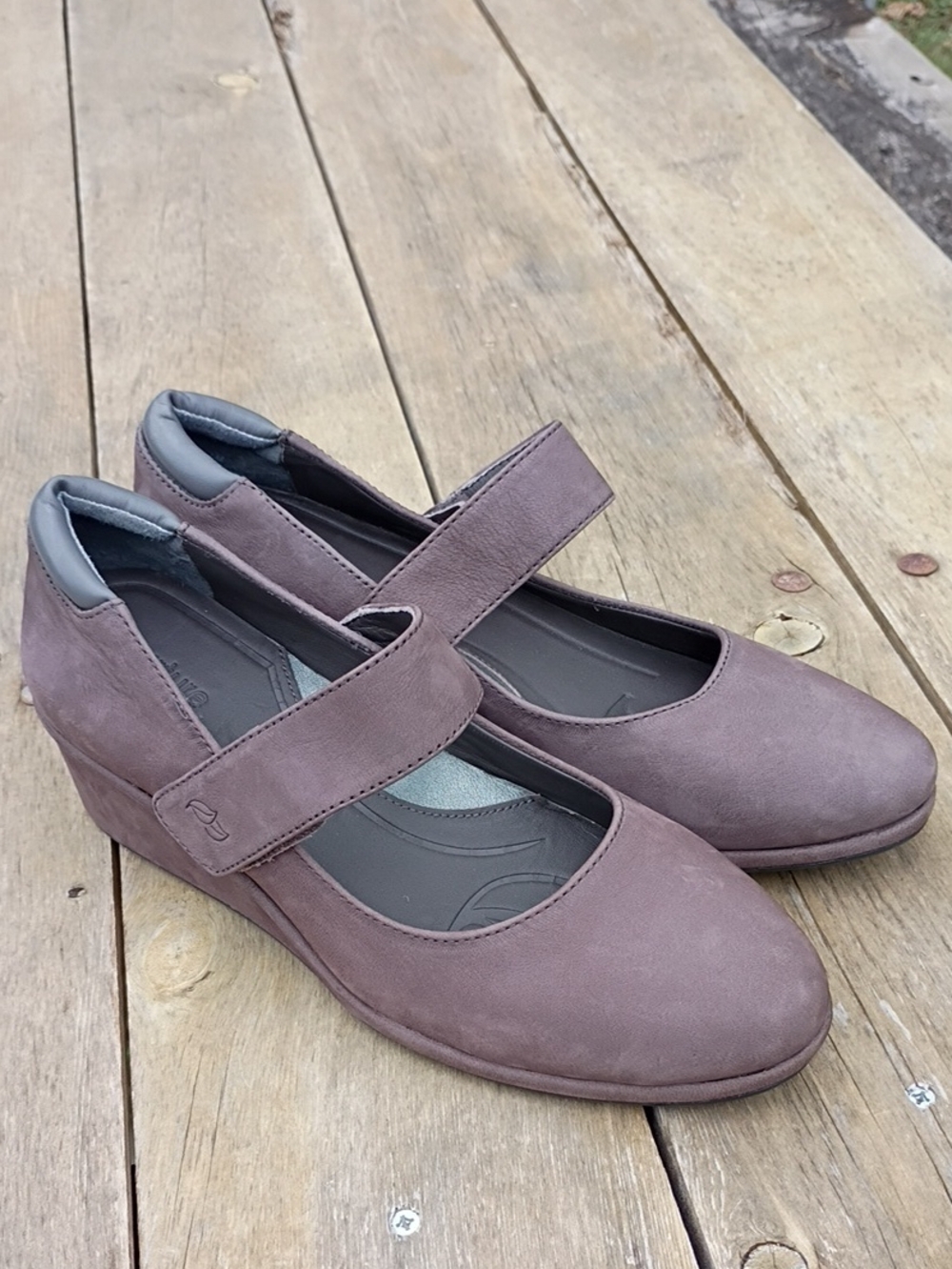Nurture Mary Jane Mauve Wedge Shoes Hook And Loop Strap Size 9.5 M